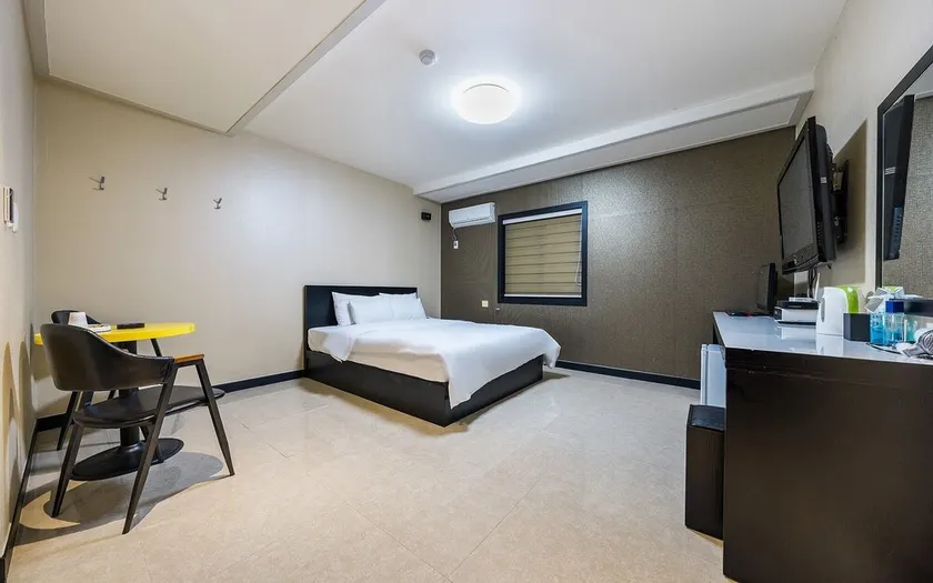 Hotel Star - Image 1