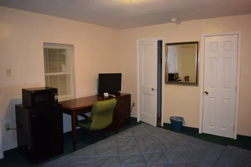Starlite Motel - Image 1