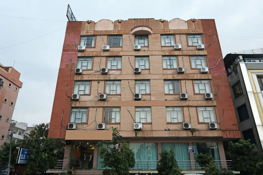 OYO Flagship Hotel Sk Paradise - Image 1