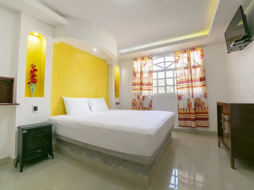 OYO Hotel Mazatl - Image 1