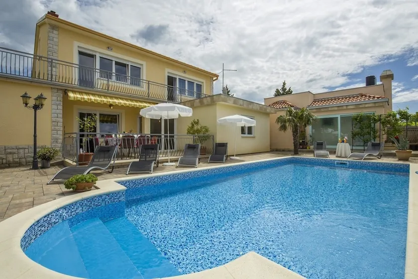 Villa Mary by Villas Guide - Image 1
