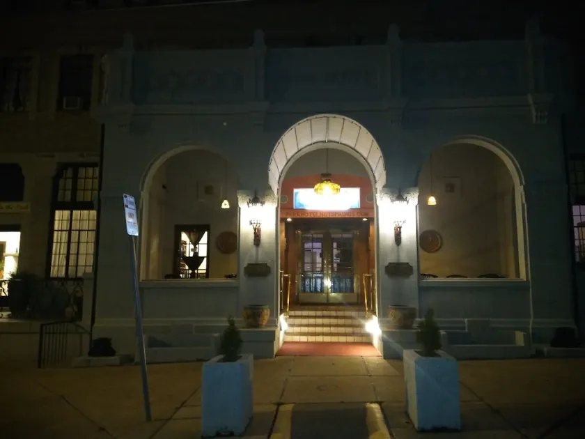 Park Hotel of Hot Springs - Image 1