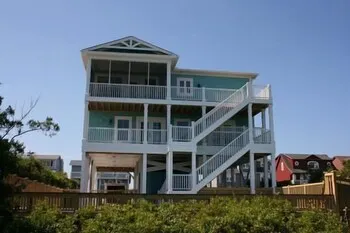 Beach Crew 4 Bedroom Home by RedAwning - Image 1
