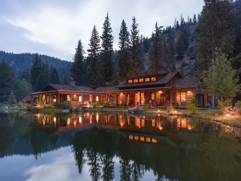 Eleven Experience Taylor River Lodge - Image 1
