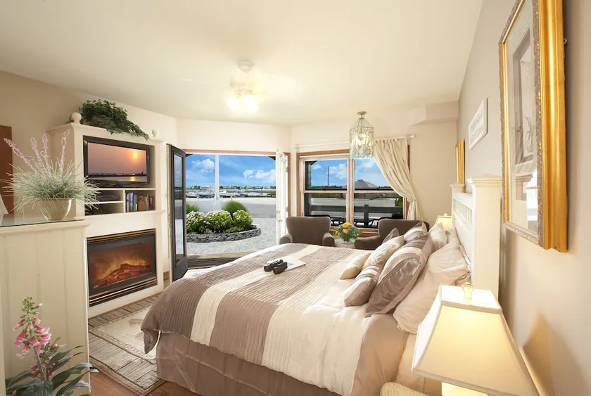 The Sand Castle Bed & Breakfast - Image 1