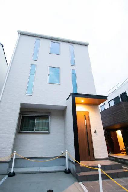 Amp Flat Hakozaki - Image 1
