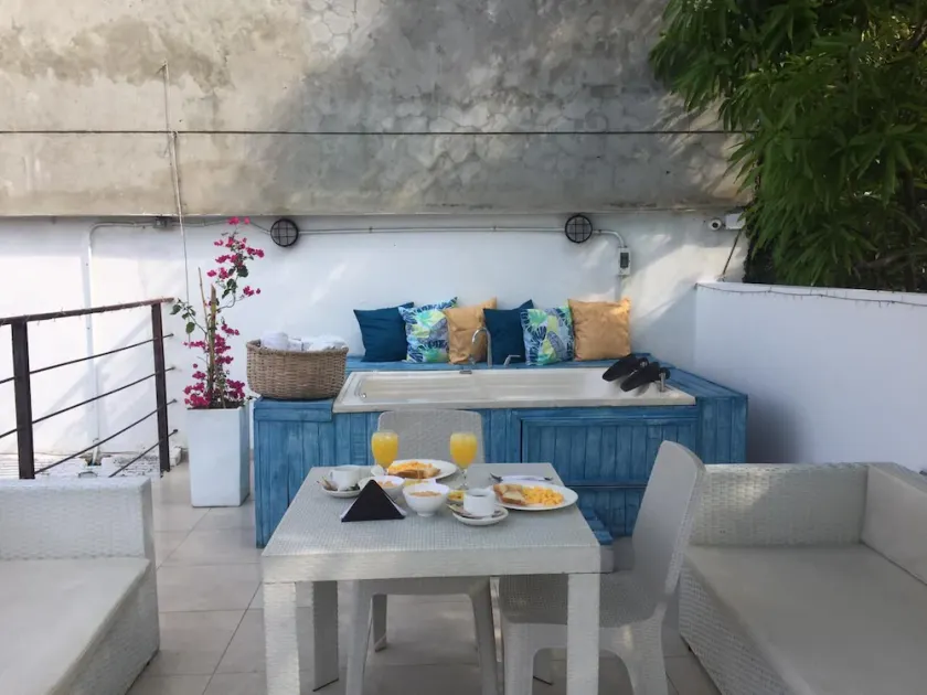 Juna Hotel Boutique - Image 1