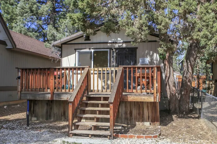 Sugar Shack - Cozy cabin with a full kitchen with granite countertops with movies, and board games! - Image 1