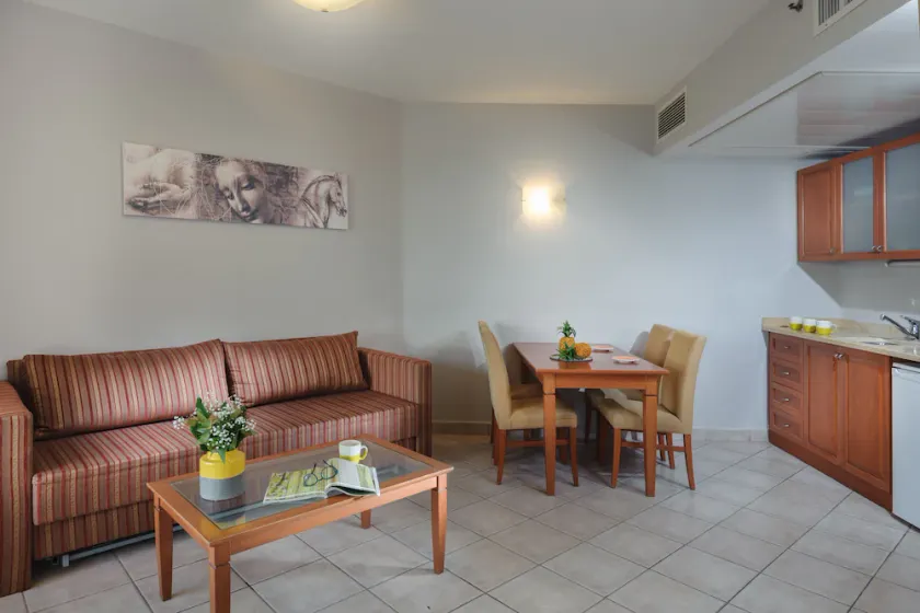 Arena Hotel Bat Yam - Image 1