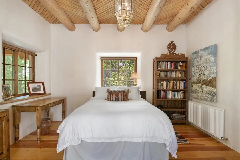 El Torreon - Exclusive Luxury Home, Nestled Next to Water and Trees - Image 1