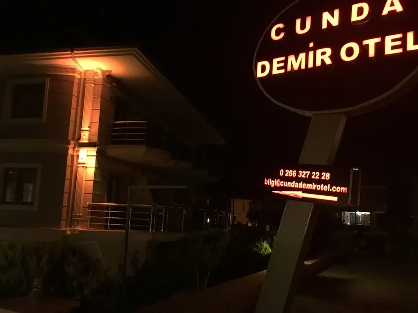 Cunda Demir Otel - Image 1