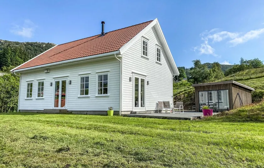 Stunning Home in Vanse With 4 Bedrooms - Image 1
