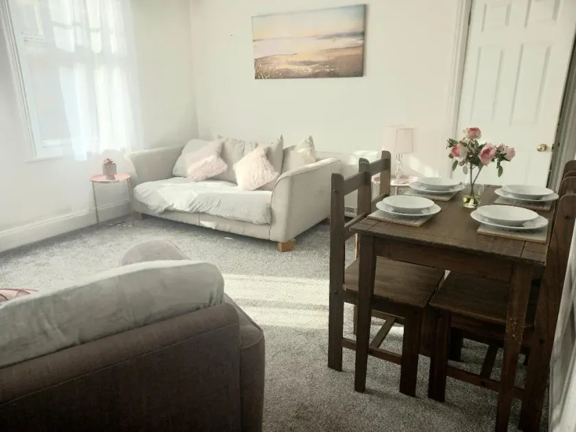 Remarkable 2-bed Apartment in Morpeth - Image 1