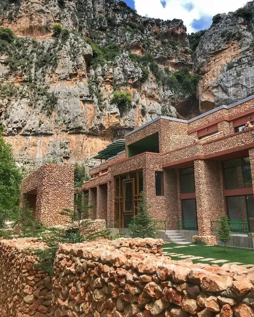 Laze Fountain Eco Hotel - Image 1