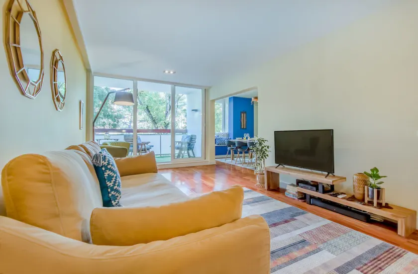 347 Acacias Flat - Image 1