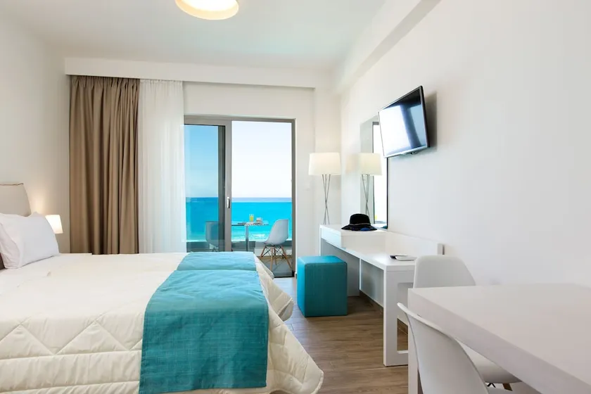 Golden Coast Apartments - Image 1