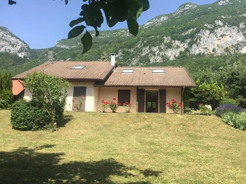 Maison Charlotte Vue lac et à 5min des plages! - Image 1