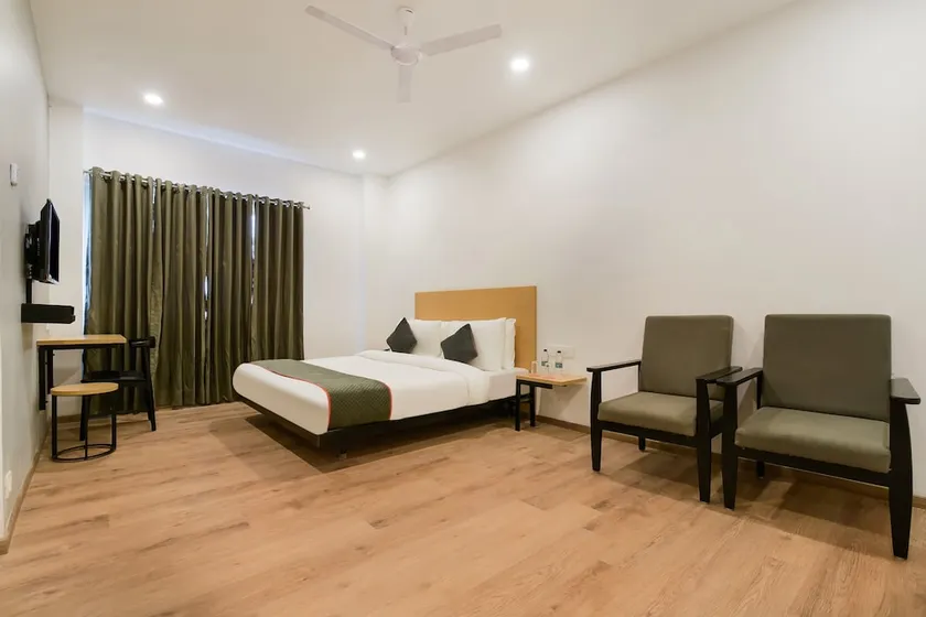 OYO Townhouse 217 The Awadh Airport - Image 1