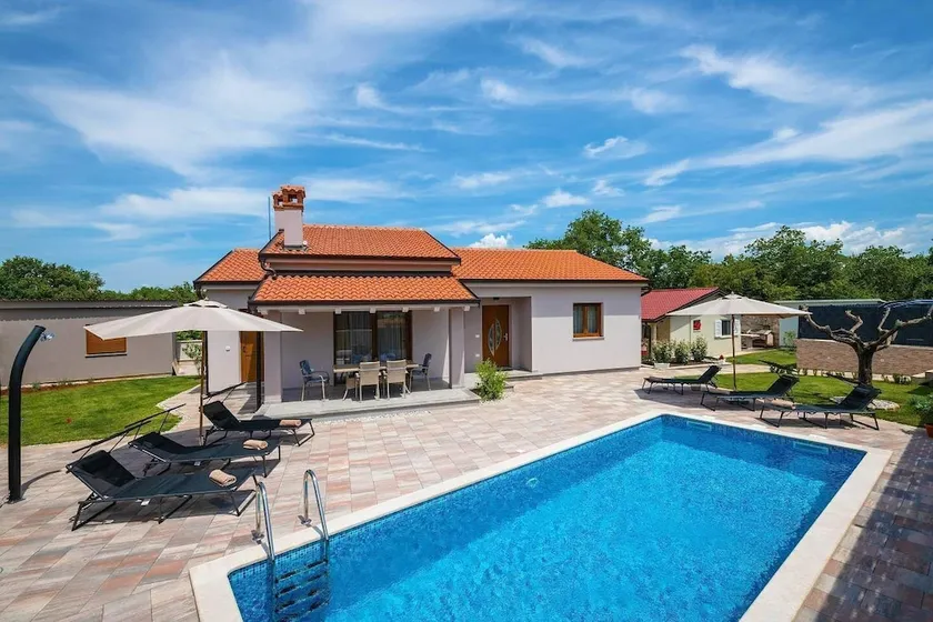 Villa Ajlin With Private Pool - Image 1