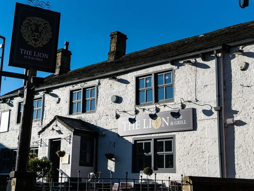 The Lion Pub & Grill - Image 1