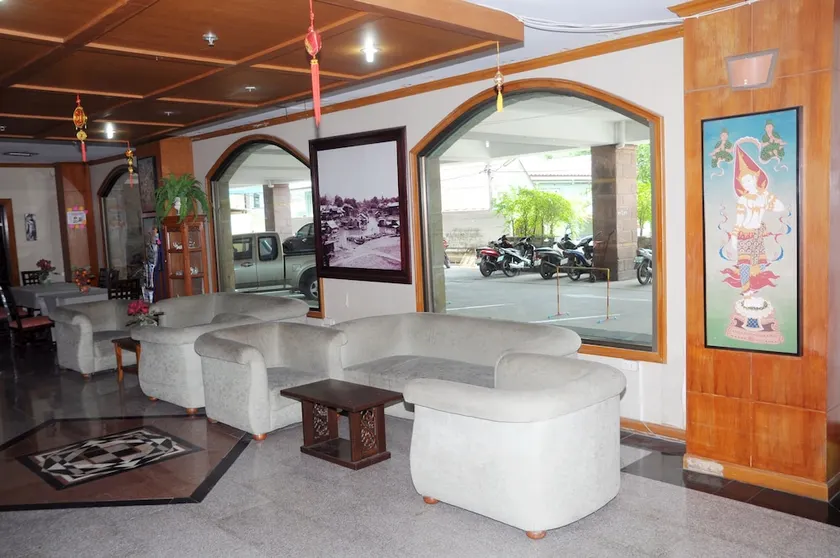 Ayutthaya Thenee Hotel - Image 1