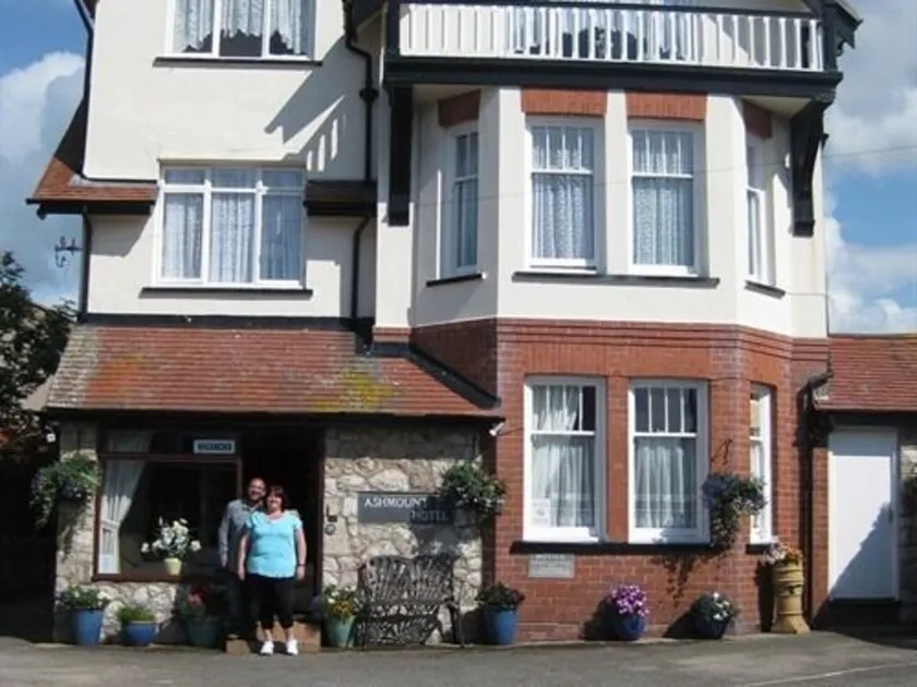 Ashmount Hotel - Image 1