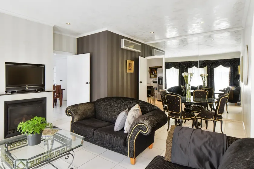 Boutique Stays - Brighton Rose - Image 1