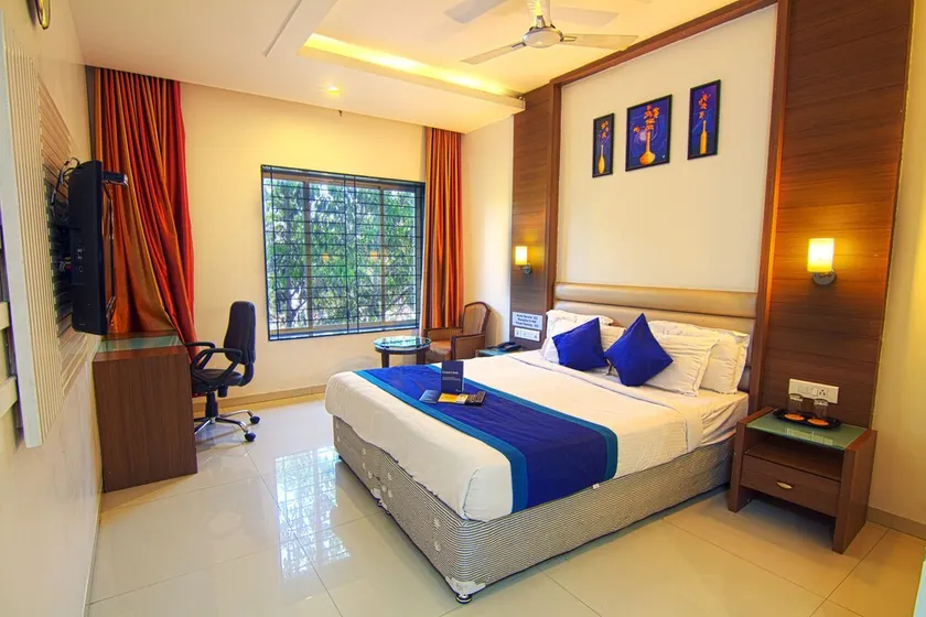 Hotel Tanisha Jubilee - Image 1