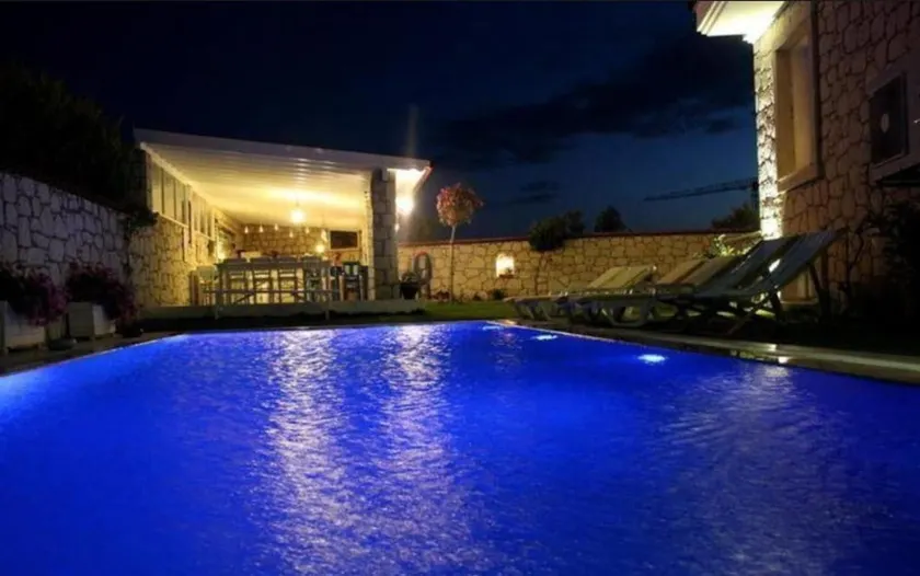 Adelfia Hotel - Image 1