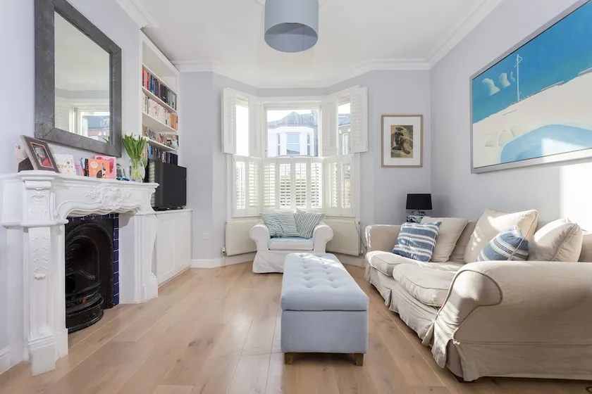 4 Bedroom Family House Near Shepherd's Bush - Image 1