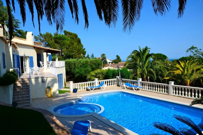Villa  Villa Montgri - Image 1