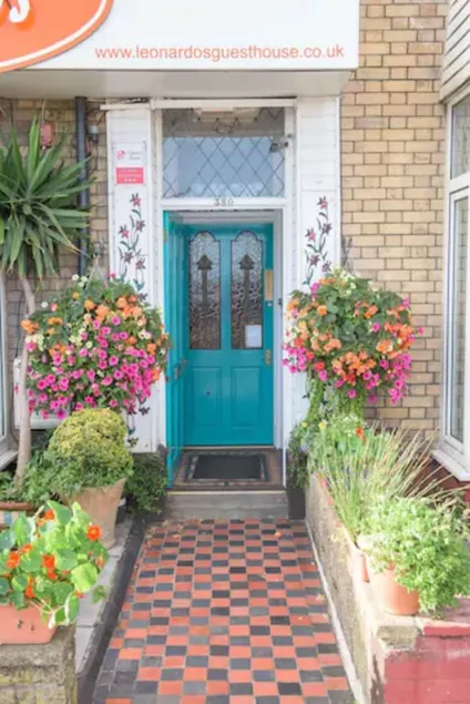 Leonardos Guest House - Image 1