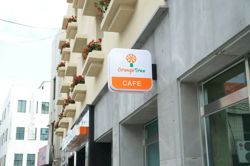 Orange Tree Hotel & Cafe - Image 1