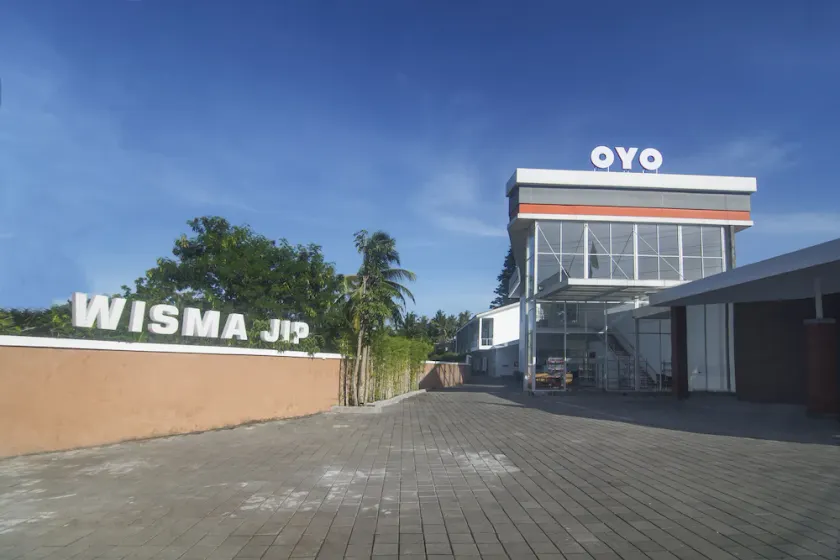 OYO 284 Wisma Jip - Image 1