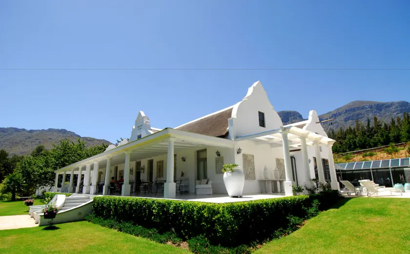 Grand Dédale Country House - Image 1