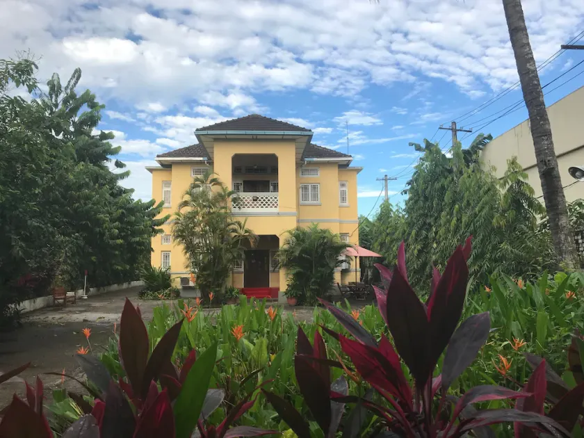 Golden Guest Inn - Image 1