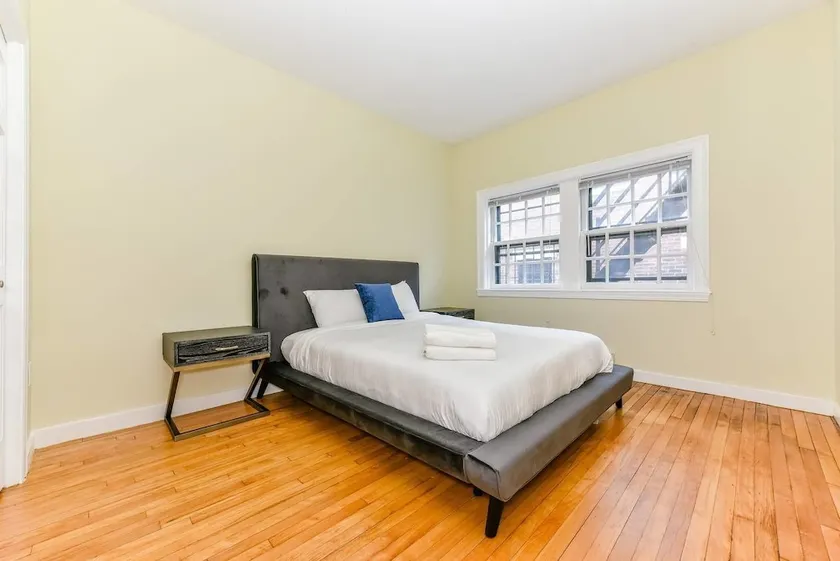 Stylish 2br/2ba Apt in Beacon Hill by Domio - Image 1