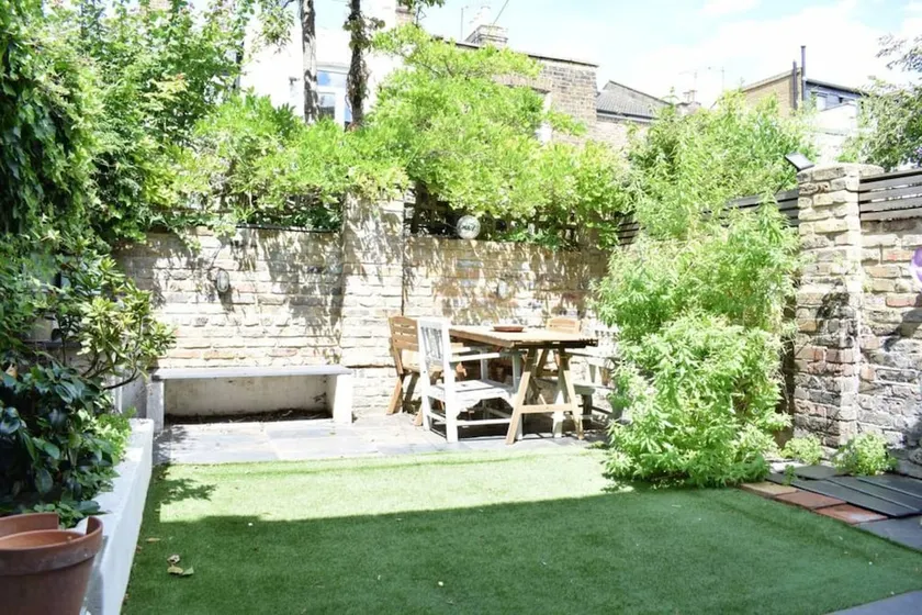 4 Bedroom House With Large Garden - Image 1