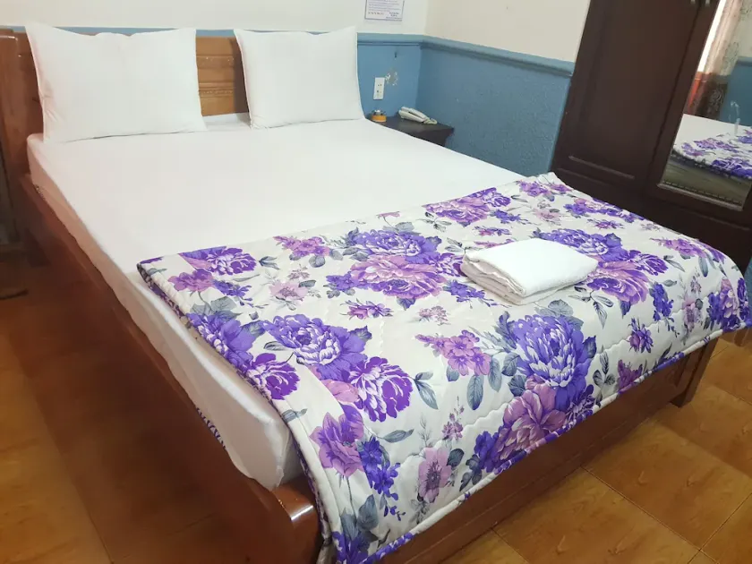 Van Thanh Dat Hotel by OYO Rooms - Image 1