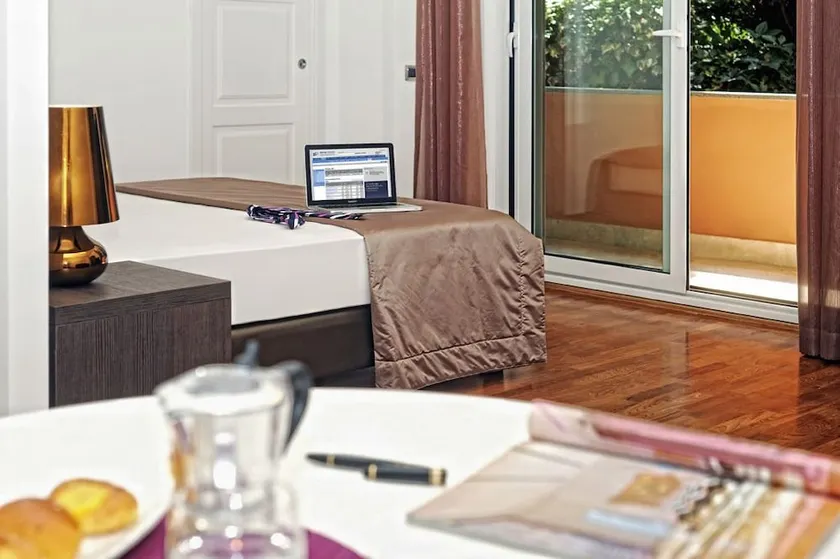 Suites Rome 55 - Image 1