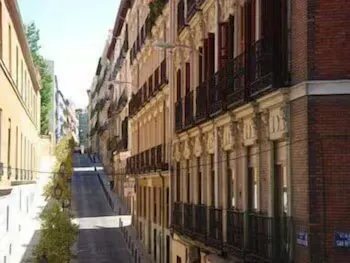 Hostal Noviciado - Image 1