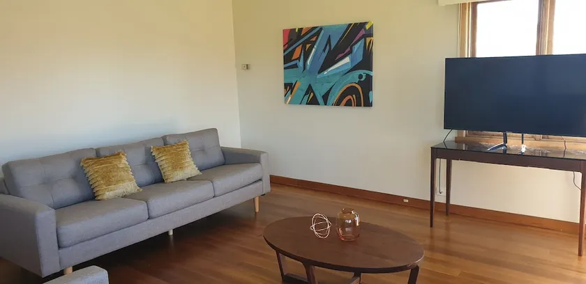 Port Life Beach House - Image 1