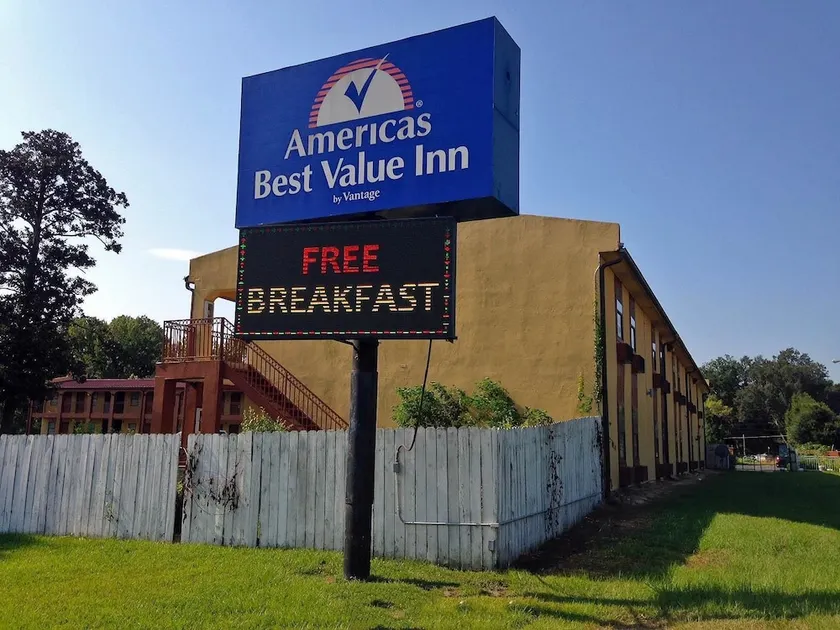 Americas Best Value Inn Vicksburg - Image 1