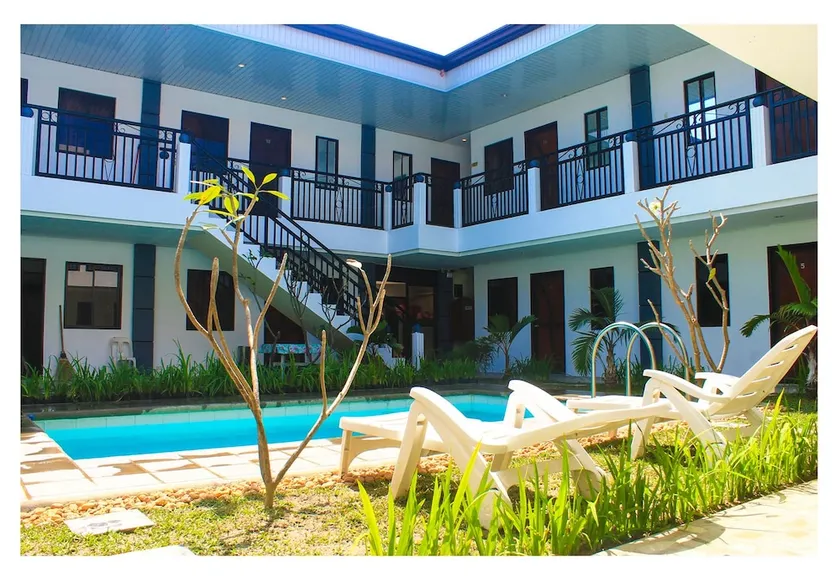 Poleng Suites Hotel - Image 1