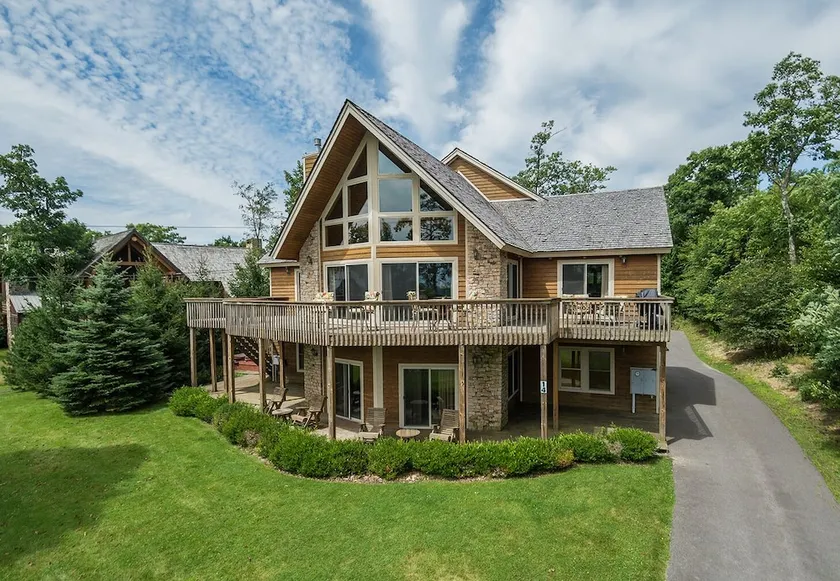 Mountain Merlot House - Image 1