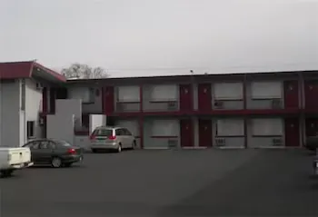 Imperial Motel - Image 1