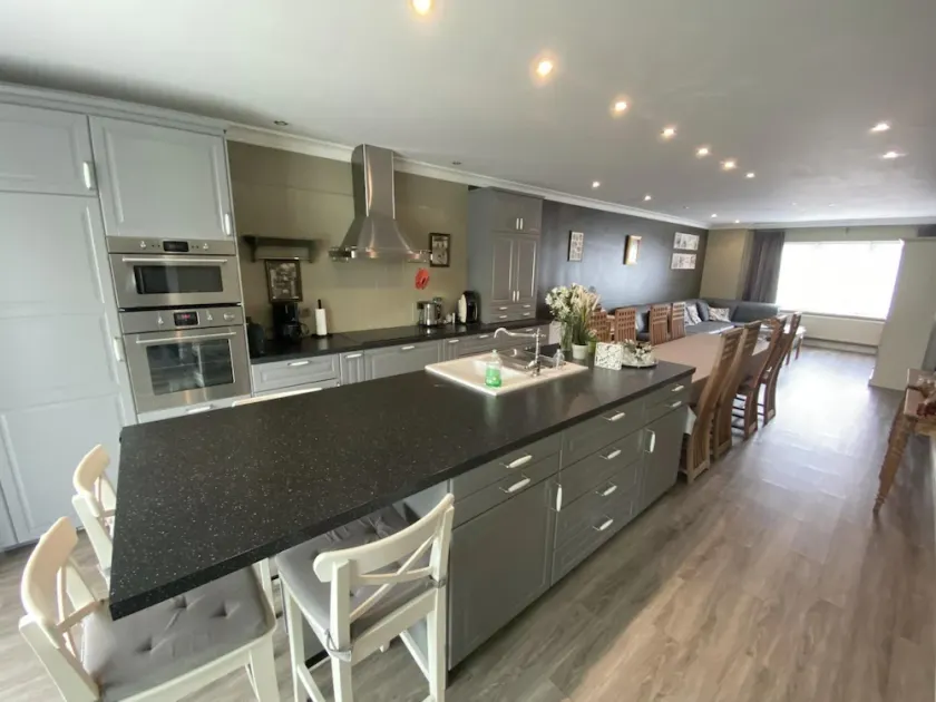 Cosy Vacation Home for 8 Persons - Image 1