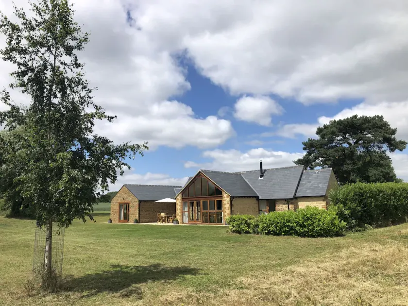 Hook Norton Barn - Image 1