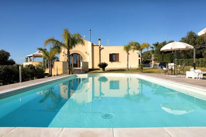 Villa with 3 bedrooms in Trapani with wonderful lake view private pool furnished terrace 9 km from t - Image 1