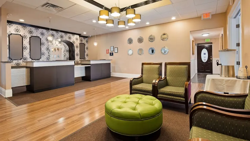 BEST WESTERN PLUS San Pedro Hotel & Suites - Image 1
